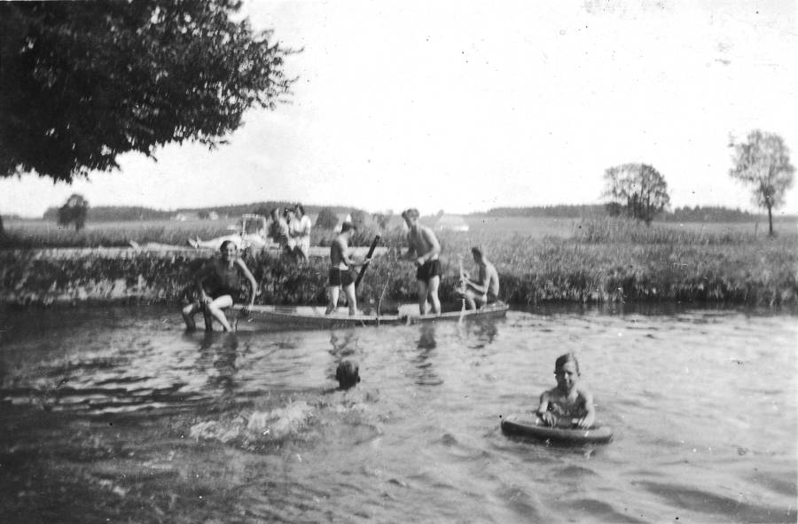 Am Wehr in Weichs um 1940