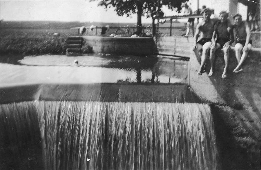 Am Wehr in Weichs um 1940